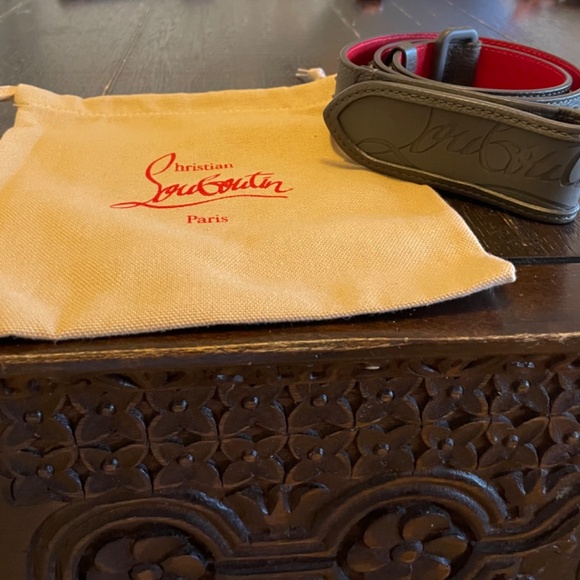 Christian Louboutin - Picture 2 of 13